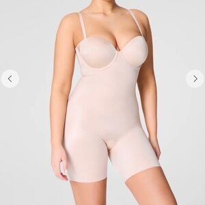 NWT UNWORN Spanks Suit Your Fancy strapless, convertible bodysuit